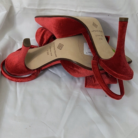 Antonio Melani Gentry Red Velvet Bow Slingback Pumps - Picture 5 of 9